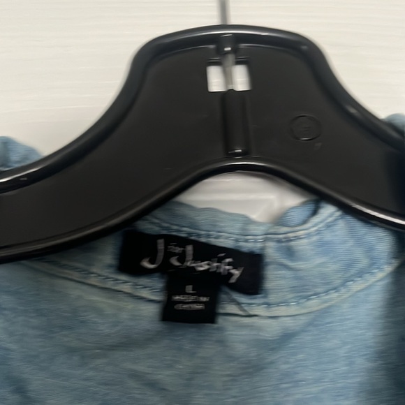 Chambray shirt size large - Picture 2 of 3